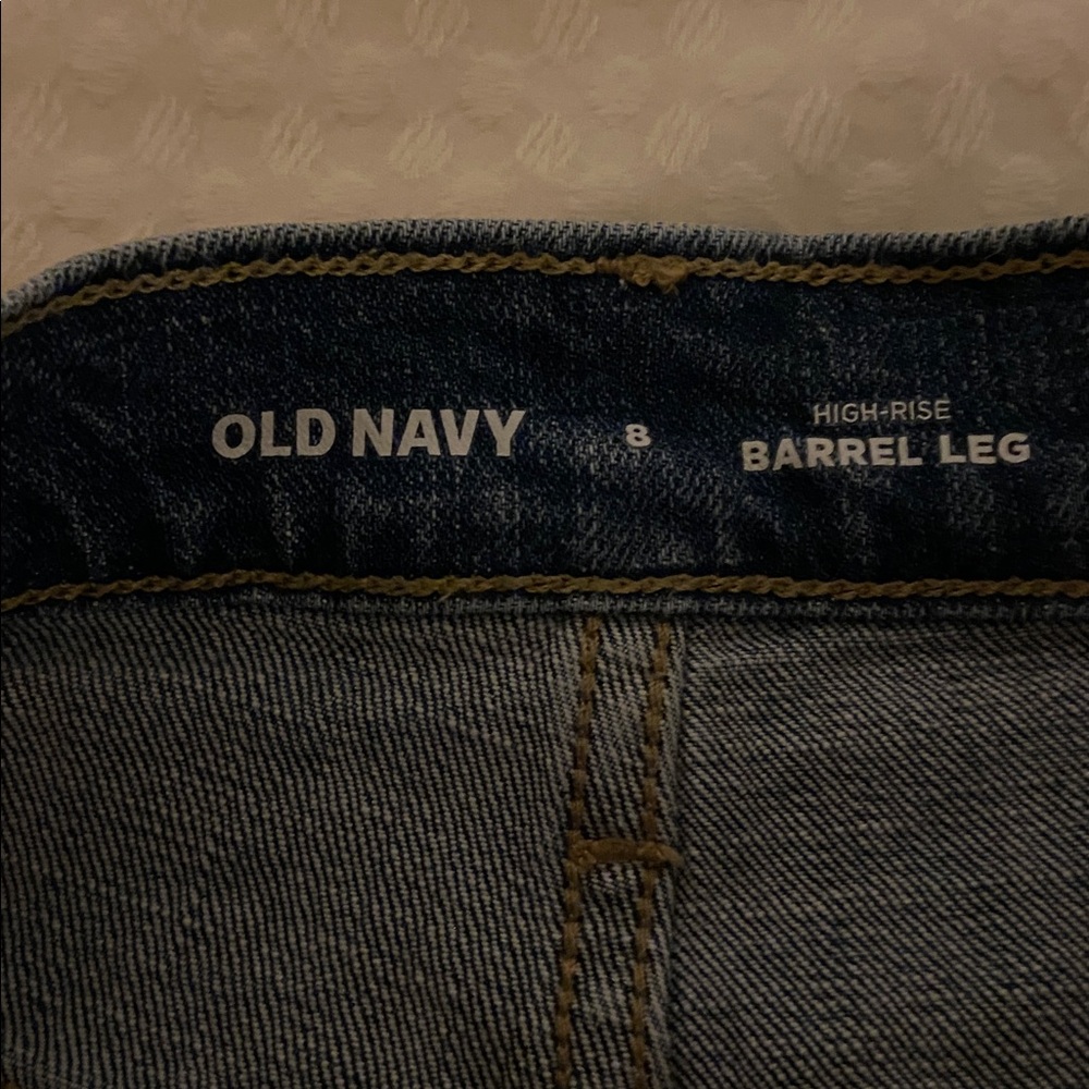 Old Navy High Rise Barrel Leg Jeans - Picture 6 of 12